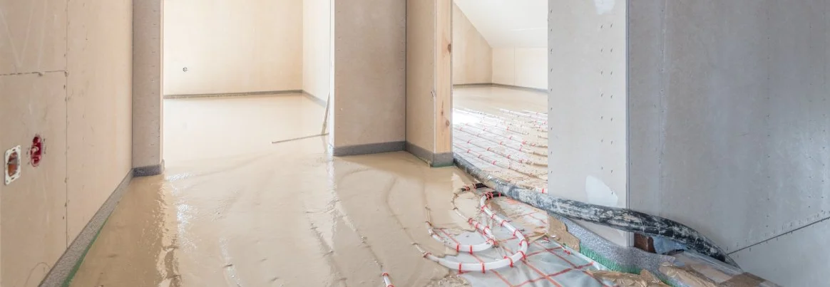 Estrich verlegen im Rohbau